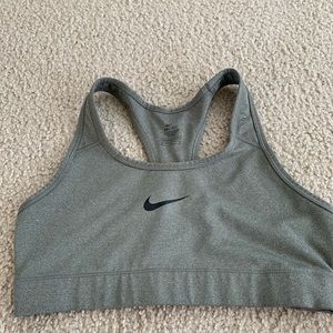 Nike sports bra M